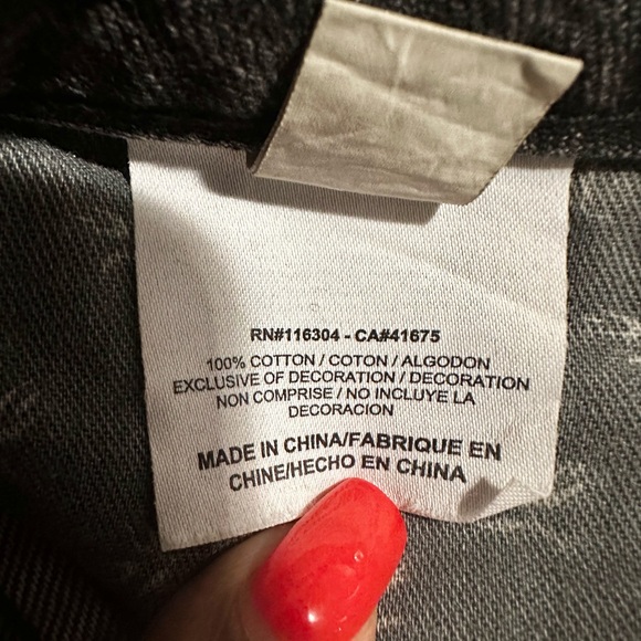 Women’s Converse distressed gray denim ripped denim shorts - Picture 6 of 6